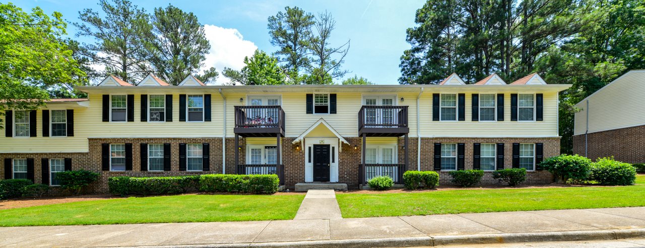 Emerald Pointe Apartment Homes Apartments in Riverdale, GA